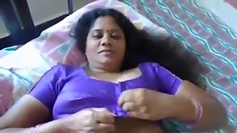 Desi Mature Housewife Muskan Rani In Indian College Sex Video