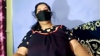 Sensual Indian Spouse Indulges In Oral Pleasure